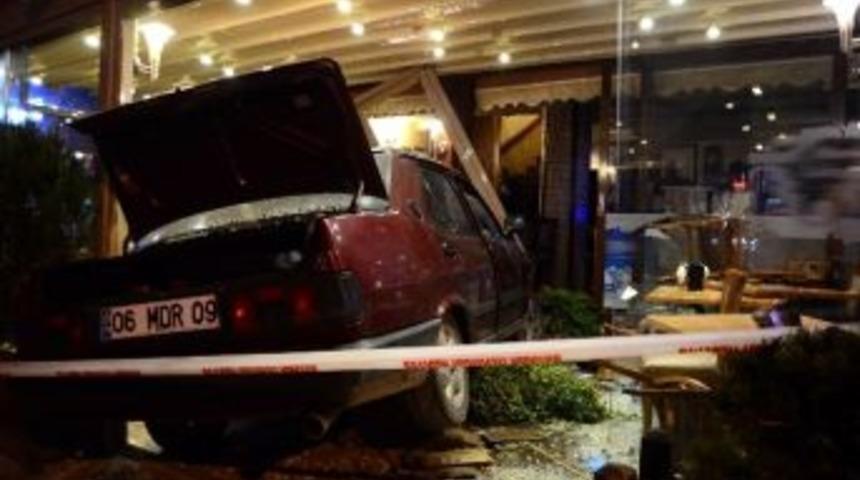 Başkent&rsquo;te Kontrolden &Ccedil;ıkan Otomobil Lokantaya Girdi