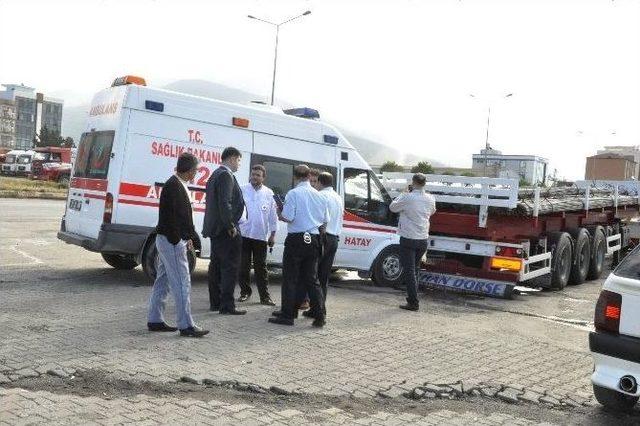 Ambulans İle Otomobil Çarpıştı: 2’si Çocuk 10 Yaralı