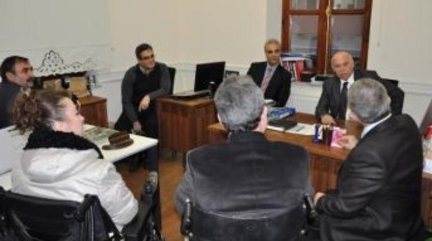 T&uuml;rkiye Sakatlar Derneği&rsquo;nden S&uuml;leymanpaşa Belediye Başkanı Ekrem Eşkinat&rsquo;a Ziyaret