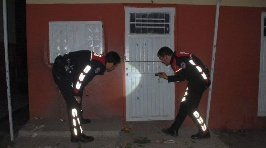 Okulun Kameralarını Devre Dışı Bırakıp Kantini Soymak İstediler