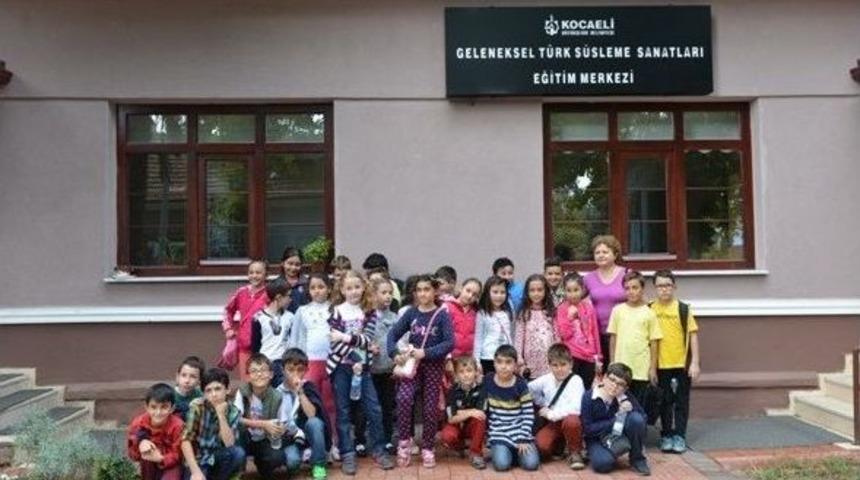 Minikler, T&uuml;rk S&uuml;sleme Sanatları Merkezi&rsquo;ni Gezdi