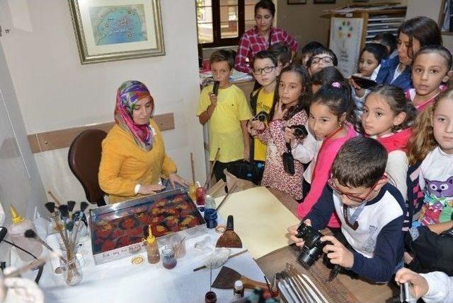 Minikler, Türk Süsleme Sanatları Merkezi’ni Gezdi