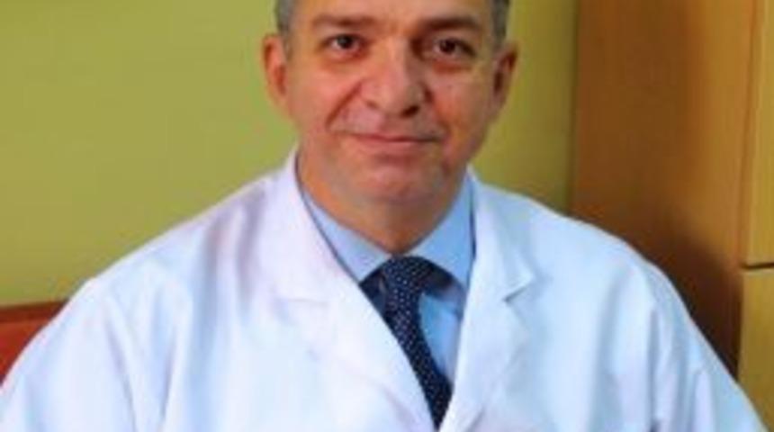 Dr. Taner Yıldırmak: &ldquo;cerrahlar, Hıv Vir&uuml;s&uuml;n&uuml;n Kendilerine Bulaşmasından &Ccedil;ekiniyor&rdquo;