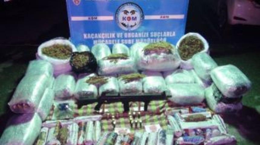 Torbacıların Deposuna Operasyon: 99 Kilo Esrar Ele Ge&ccedil;irildi