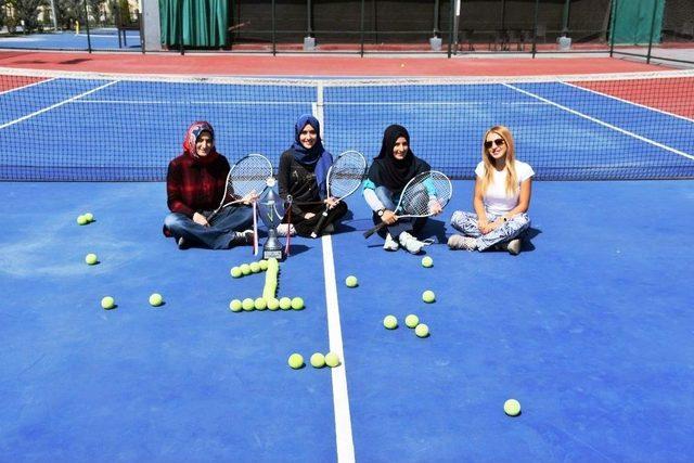 1966 Malatya Gen&ccedil;lik Ve Spor Kul&uuml;b&uuml;&rsquo;nden Teniste B&uuml;y&uuml;k Başarı 1