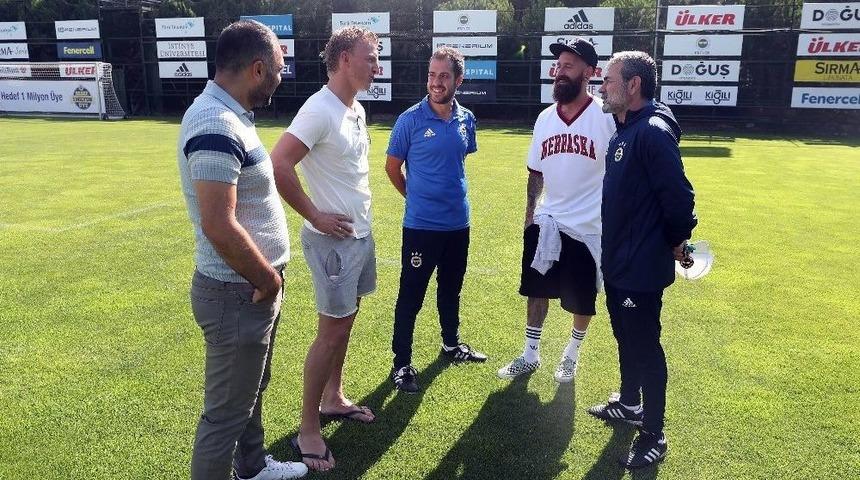 Kuyt Ve Meireles&rsquo;ten Fenerbah&ccedil;e&rsquo;ye Ziyaret