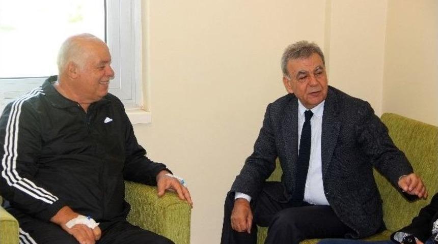Aziz Kocaoğlu&rsquo;dan Başkan &Ccedil;i&ccedil;ek&rsquo;e Ge&ccedil;miş Olsun Ziyareti