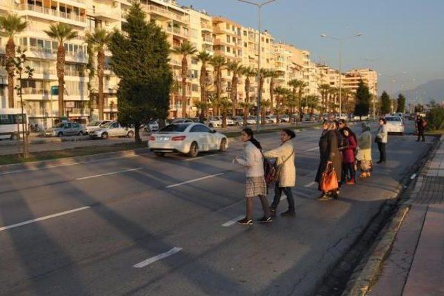 Annesi Kazada Öldü, Başka Canlar Yanmasın Diye Yaya Geçidi İstedi