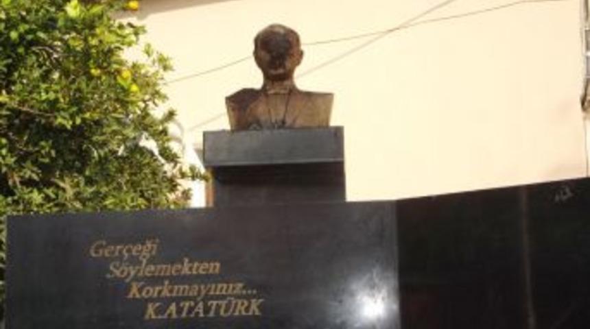 Milas’ta atatürk büstüne çirkin saldırı