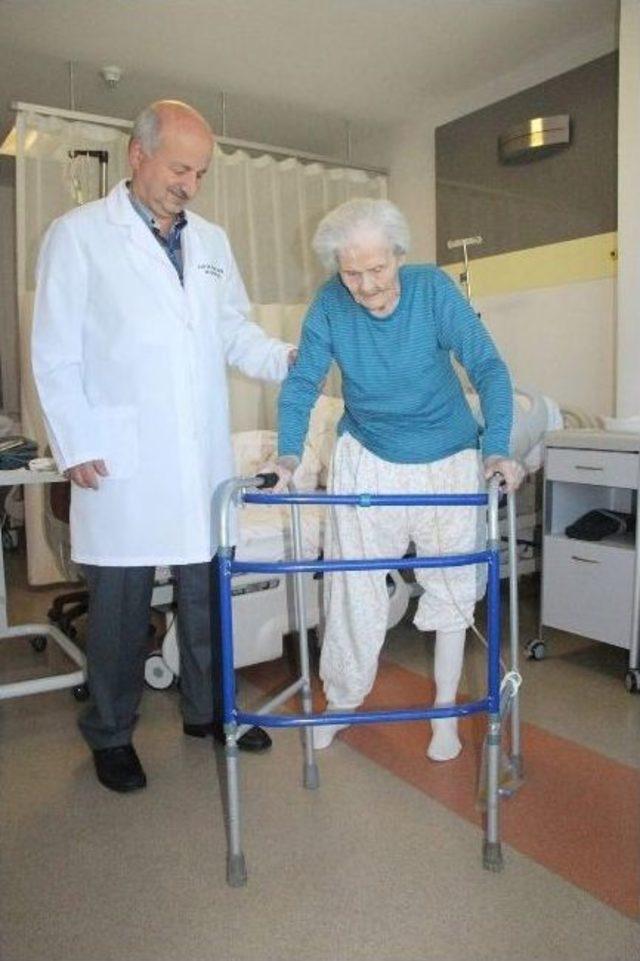 101 Yaşındaki Nineye Kalça Kırığı Ameliyatı