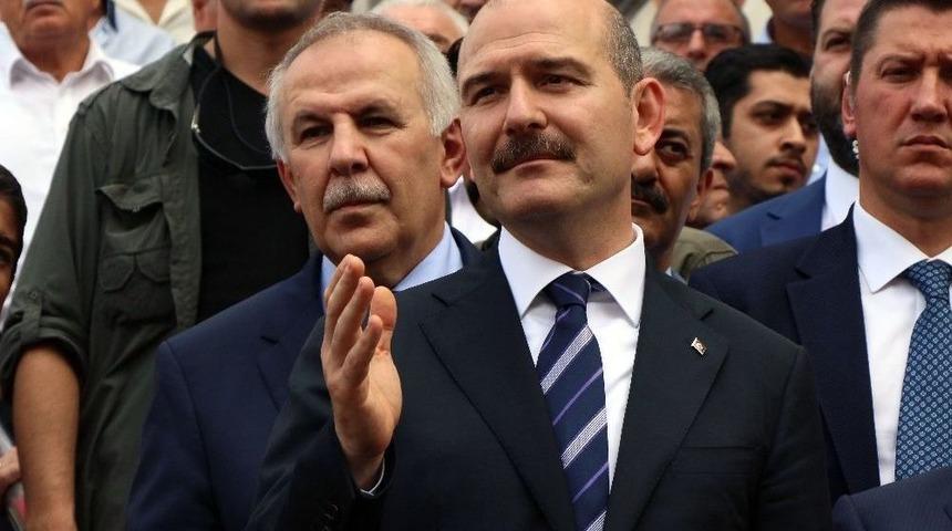 Bakan Soylu&rsquo;dan Cami &Ccedil;ıkışı &Ccedil;ocuklara Har&ccedil;lık