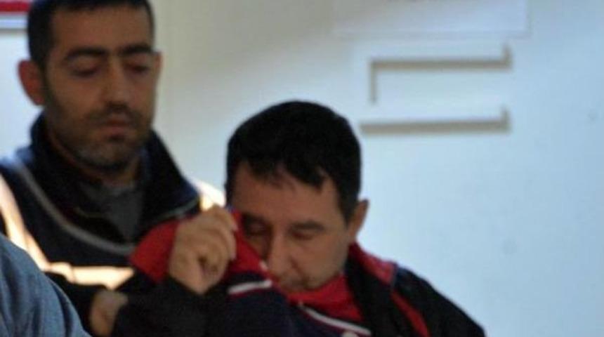 Fuhuş Pazarlığını 13 Yaşındaki Kızına Yaptırıyormuş