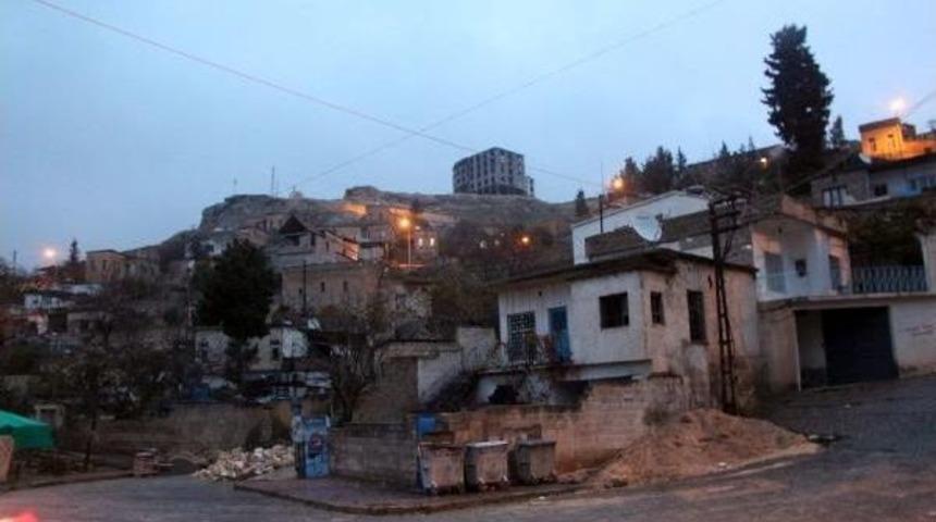 Halfeti&rsquo;De Otel İnşaatına Tepki