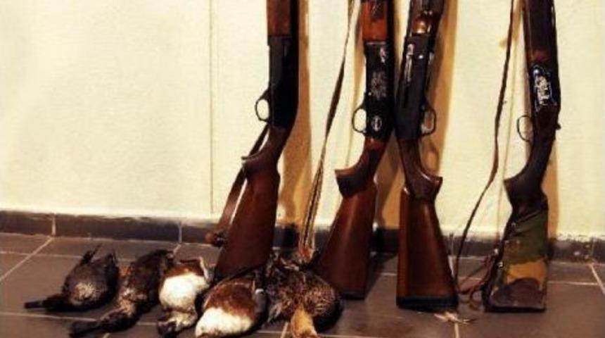 Nesli T&uuml;kenen Mezgeldek Kuşunu Vuran Avcıya 1 Yıl 8 Ay Hapis Cezası