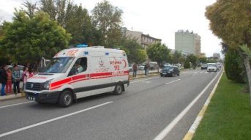 Otomobil &Ccedil;ocuğa &Ccedil;arptı