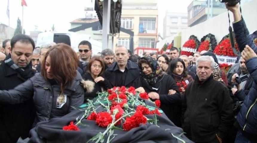 Avukatın Cenazesi Cemevine G&ouml;t&uuml;r&uuml;ld&uuml;