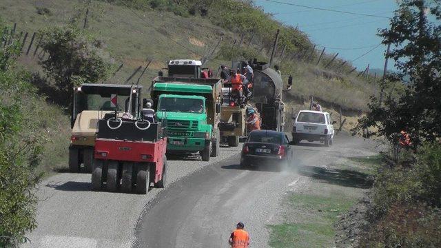 Yaklaşan Kış &Ouml;ncesi, Asfalt &Ccedil;alışmaları S&uuml;r&uuml;yor 1