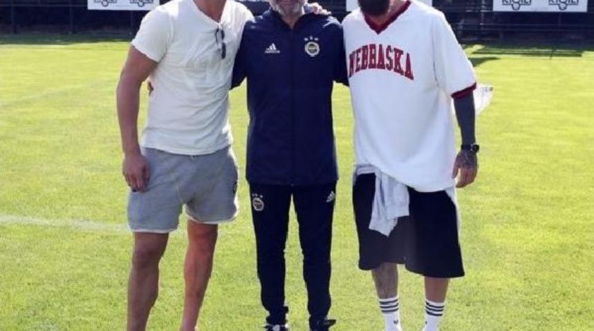 Kuyt Ve Meireles'ten Fenerbah&ccedil;e'ye Ziyaret