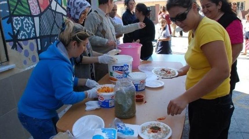 Valiler İlkokulu Velileri Mantı Gününde Biraraya Geldi