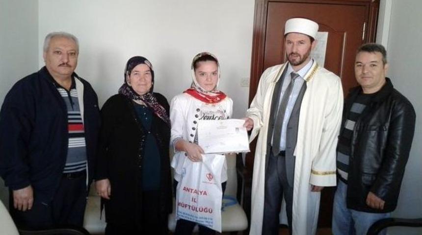 Olga M&uuml;sl&uuml;man Olarak Melek İsmini Aldı