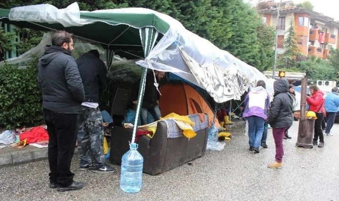 Validebağ&rsquo;da Eylemciler &Ccedil;adırlarını Topladı