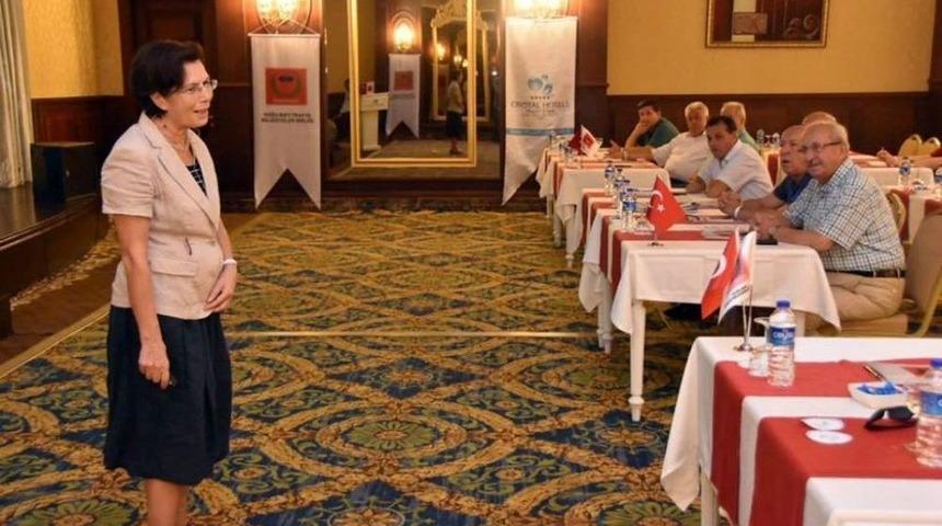 Belediye Meclis &Uuml;yelerine Eğitim Semineri Başladı