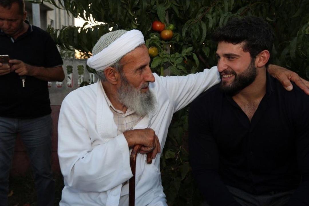 D&uuml;nya Şampiyonundan Şehit Babasına Ziyaret