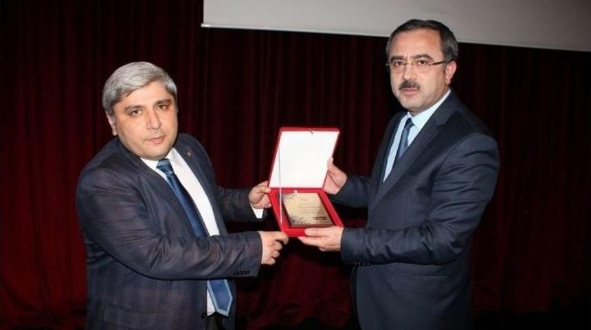 Sivas&rsquo;ta &lsquo;bilin&ccedil;altı Mesajlar Ve Algı Y&ouml;netimi&rsquo; Konulu Konferans