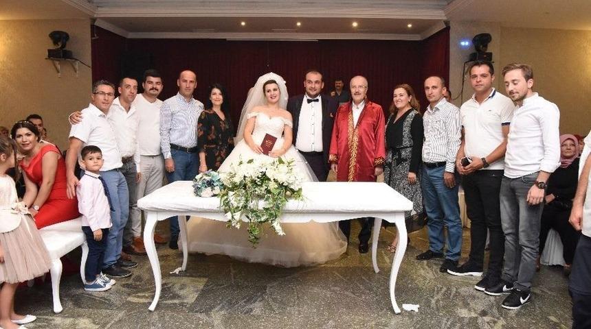 Altıeyl&uuml;l Basına Gelin Geldi