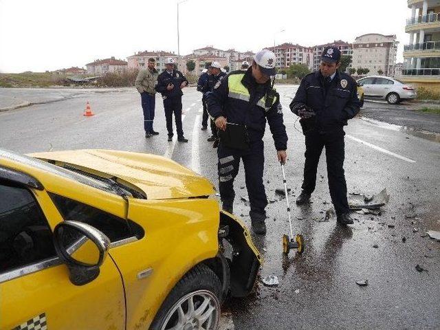 Edirne’de Trafik Kazası: 2 Yaralı