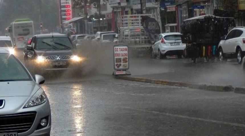 Diyarbakır&rsquo;da Sağanak Yağış