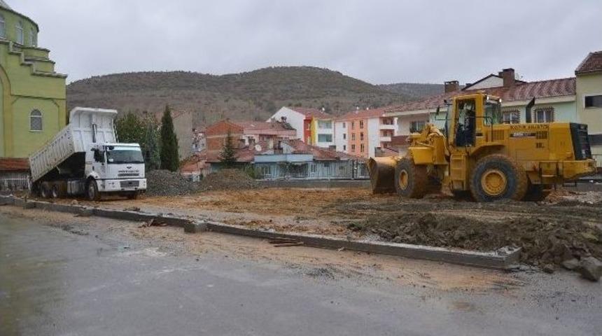 Saffet Şeker Ortaokulu&rsquo;na Sentetik Saha