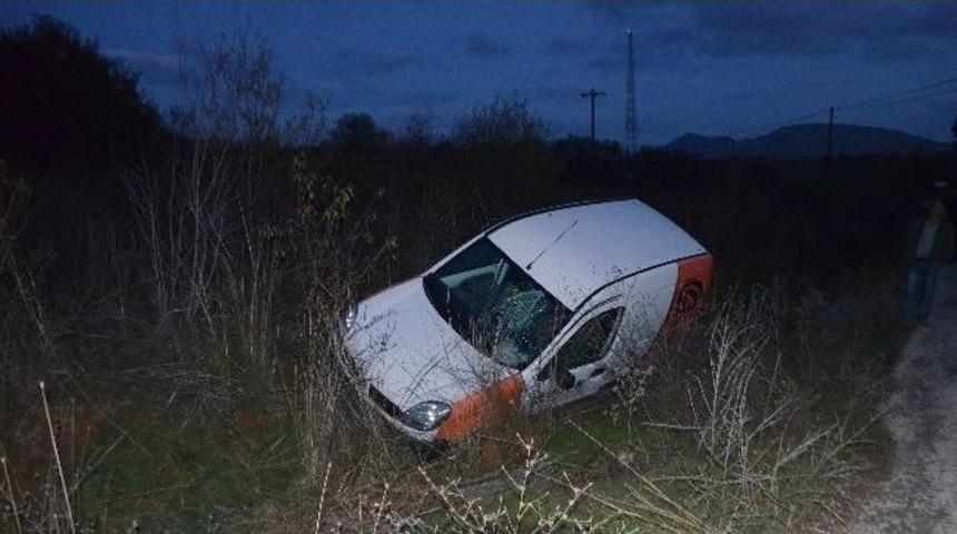 Virajı Alamayan S&uuml;r&uuml;c&uuml; Yayaya &Ccedil;arptı