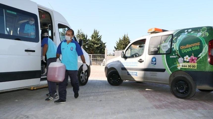 Ey&uuml;p&rsquo;te Okullar Temizleniyor