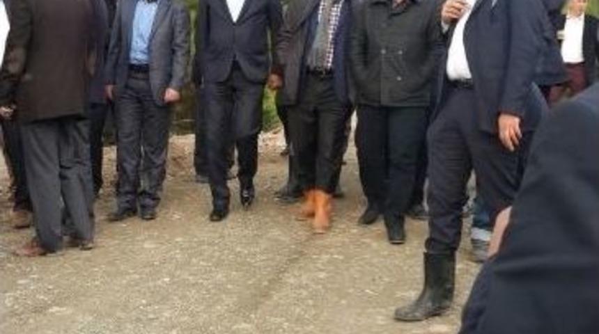 Ak Parti G&uuml;m&uuml;şhane Milletvekili &Uuml;st&uuml;n&rsquo;den Ermenek&rsquo;te Mahsur Kalan Madencilerin Ailelerine Ziyaret