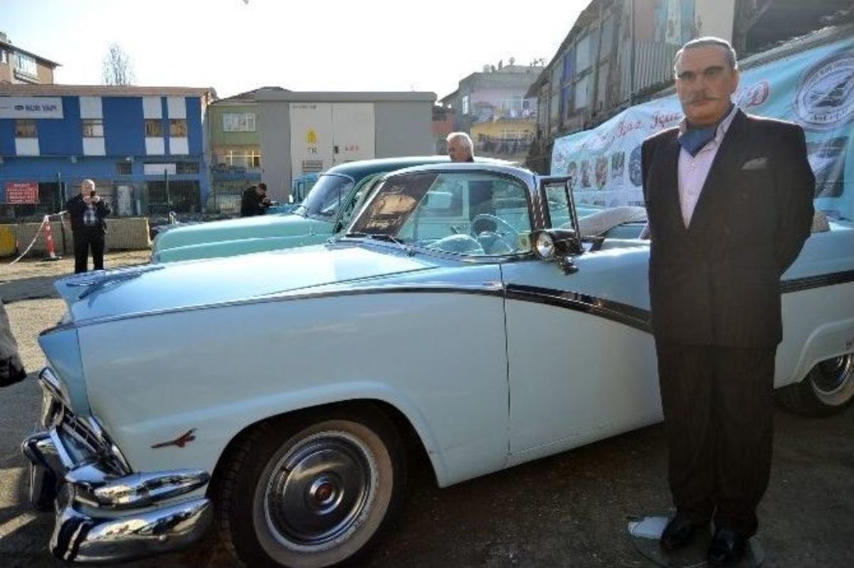 Hulusi Kentmen&rsquo;i Anma Programında Balmumu Heykel S&uuml;rprizi