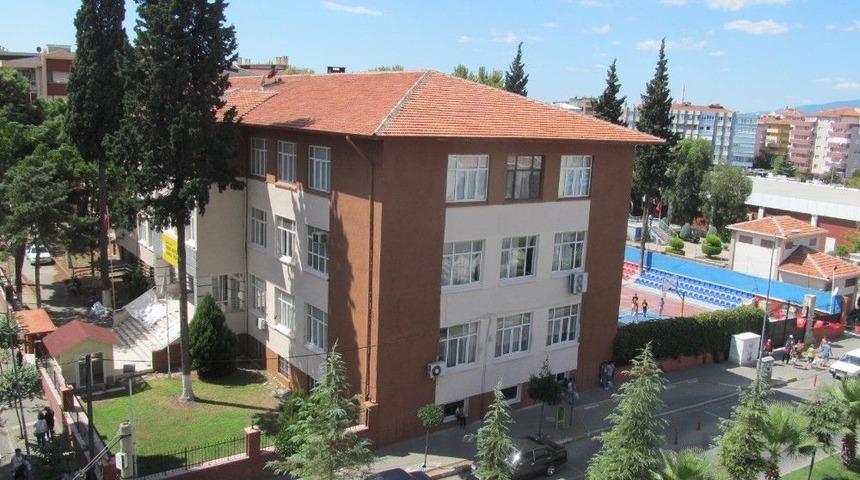 Mezun Oldukları Okulu Modern Hale Getirdiler