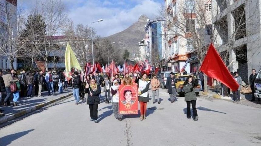 Kobani&rsquo;de &Ouml;ld&uuml;r&uuml;len Sibel Bulut İ&ccedil;in Tunceli&rsquo;de Y&uuml;r&uuml;y&uuml;ş