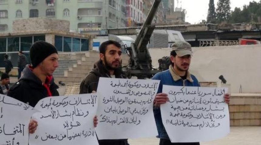 Şanlıurfa&rsquo;Daki Suriyelilerden Ge&ccedil;ici H&uuml;k&uuml;mete Tepki Eylemi