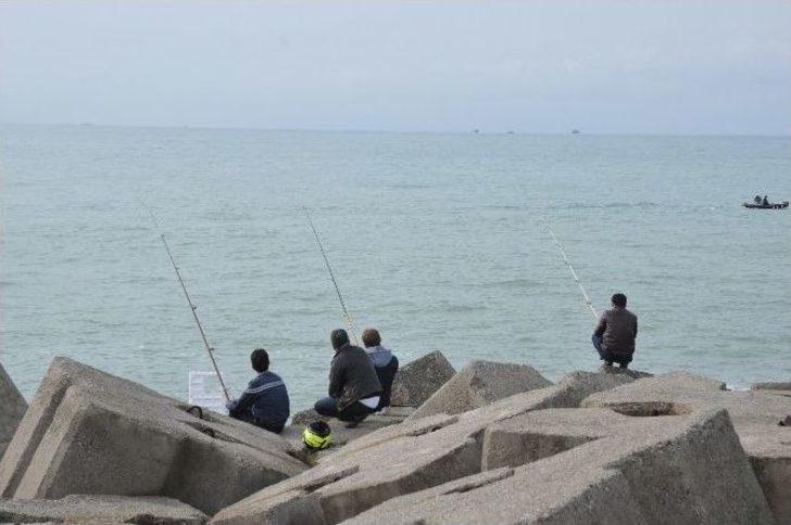 Balıkçı Barınağı Olta Avcılarıyla Doldu G5