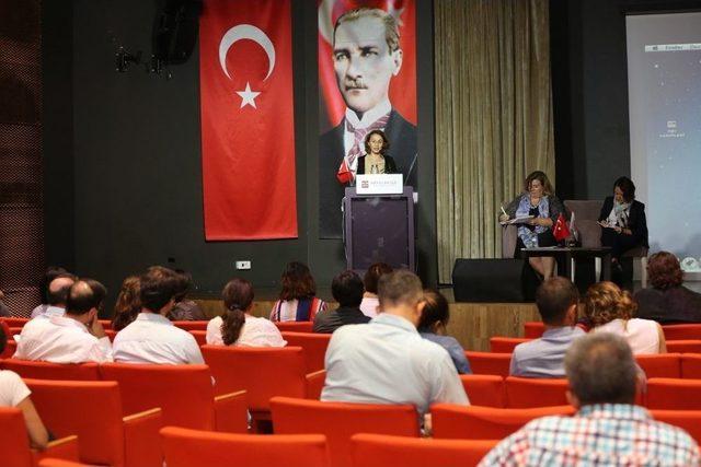 Agü’de “anadolu’da Yeni Orta Sınıflar Ve Kentleşme” Konulu Panel