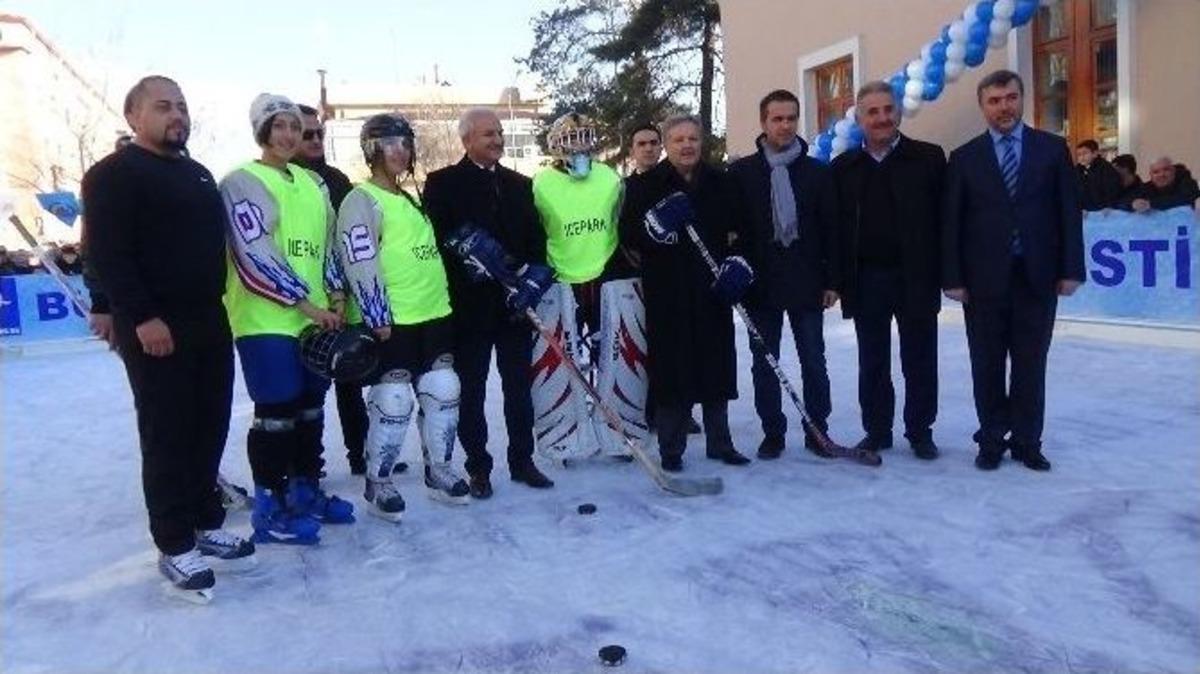 Erzincan&rsquo;da Buz Pisti Hizmete A&ccedil;ıldı