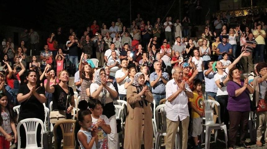 Bergama&rsquo;da Kurtuluş T&uuml;rk&uuml;leri Yankılandı