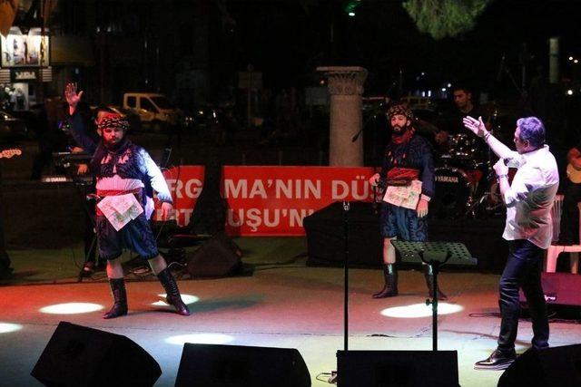 Bergama&rsquo;da Kurtuluş T&uuml;rk&uuml;leri Yankılandı 1