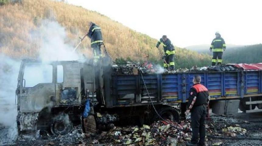 Tır Alev Alev Yandı