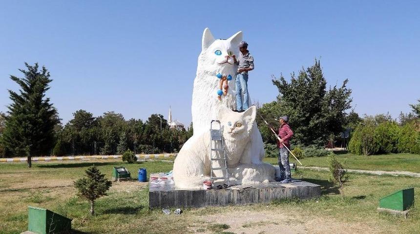 Van&rsquo;ın Simgesel Değerleri Onarılıyor