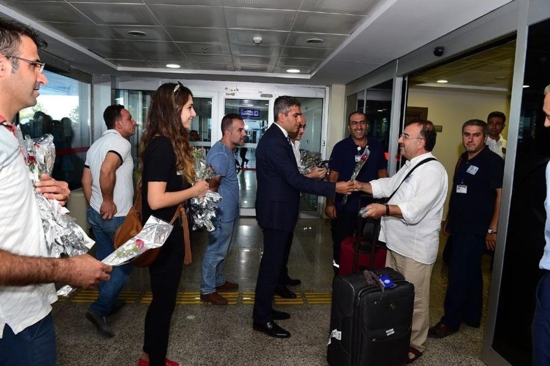 Hacılar Yurda D&ouml;nmeye Başladı