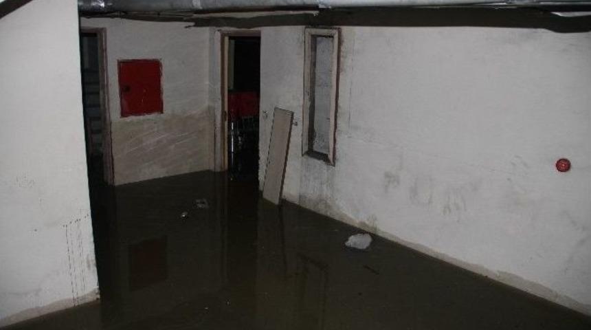 Atmaca Mahsur Kaldı