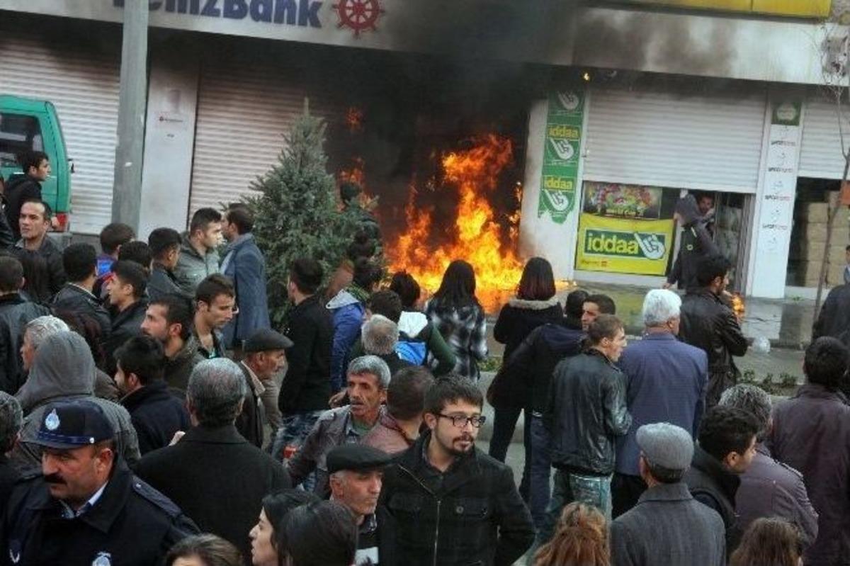 Hakkari&rsquo;deki Sessizlik Yerini Olaylara Bıraktı