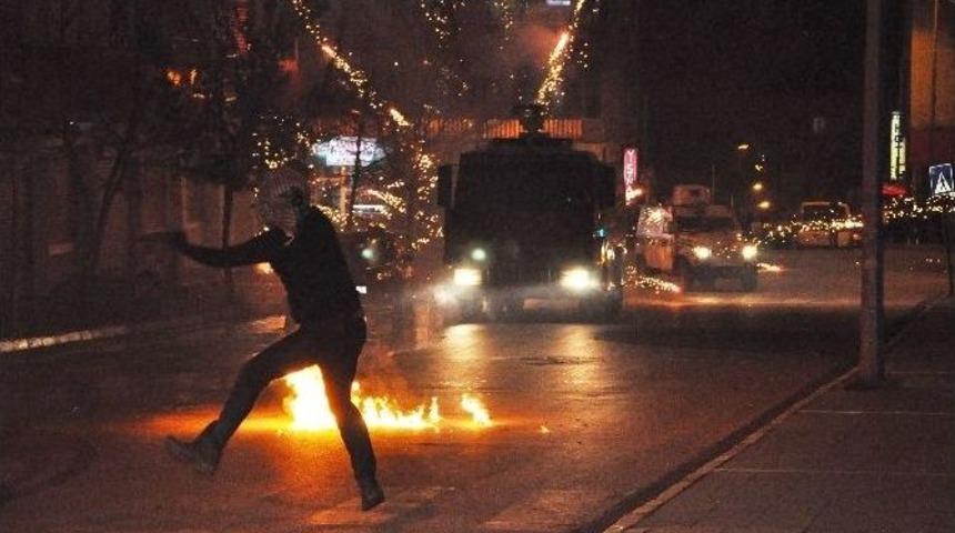 Tunceli&rsquo;de İzinsiz G&ouml;steriye Polis M&uuml;dahalesi